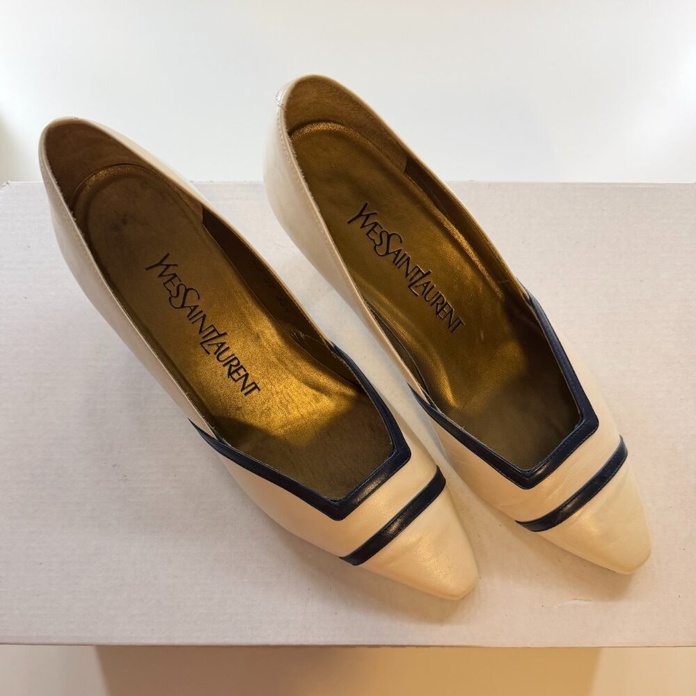 Yves Saint Laurent Pumps